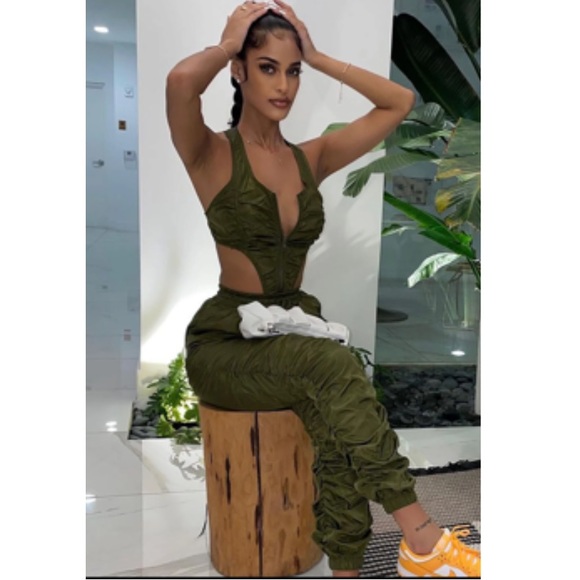 Windbreaker Set - Picture 3 of 3